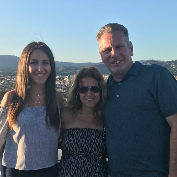 Meet your Posher, Debbie - Picture 1 of 1